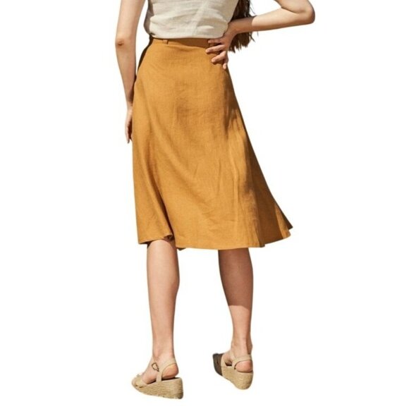 Elegant Black Button-Down Skirt - Picture 3 of 11